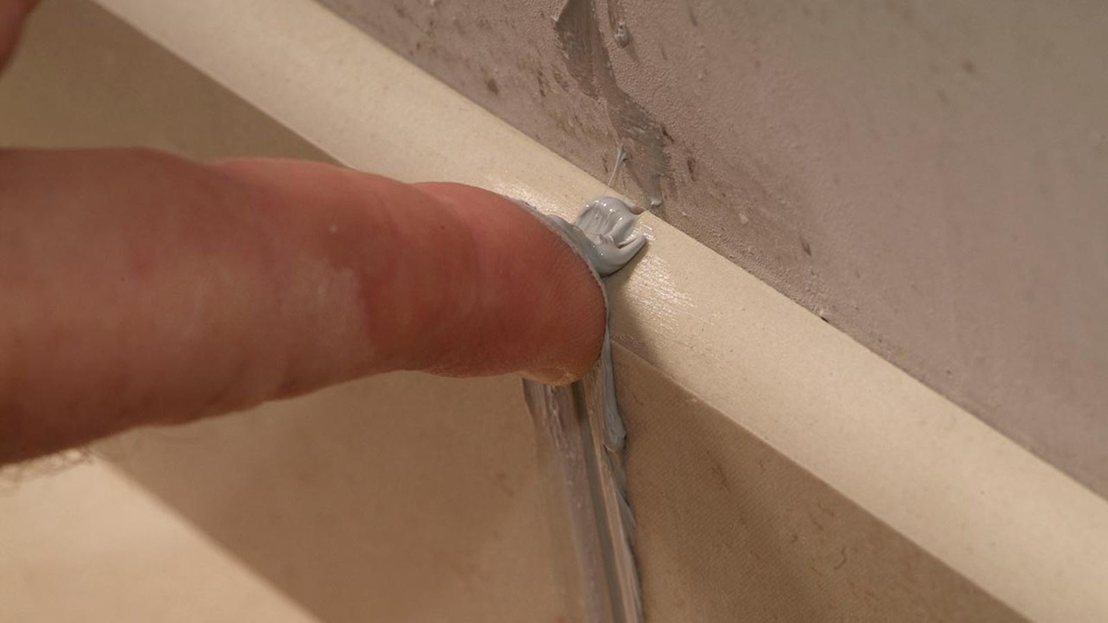 Revestir suelo con gres sin obra paso 24 Revestir suelo con gres sin obra paso 24