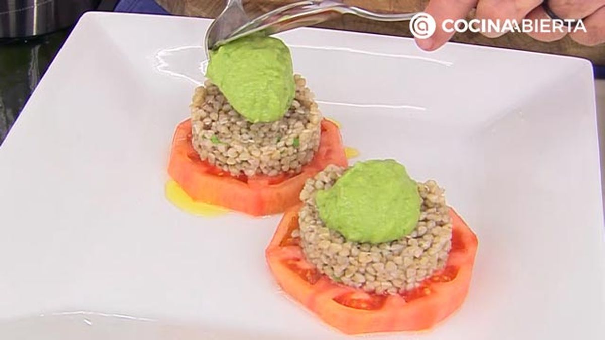 ensalada de trigo sarraceno y tomate con crema aguacate receta karlos arguinano karl6795 paso5