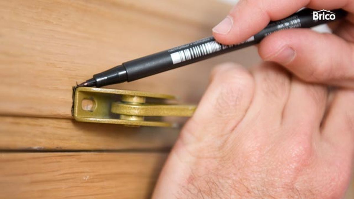 Instalar muelle cierrapuertas paso 2