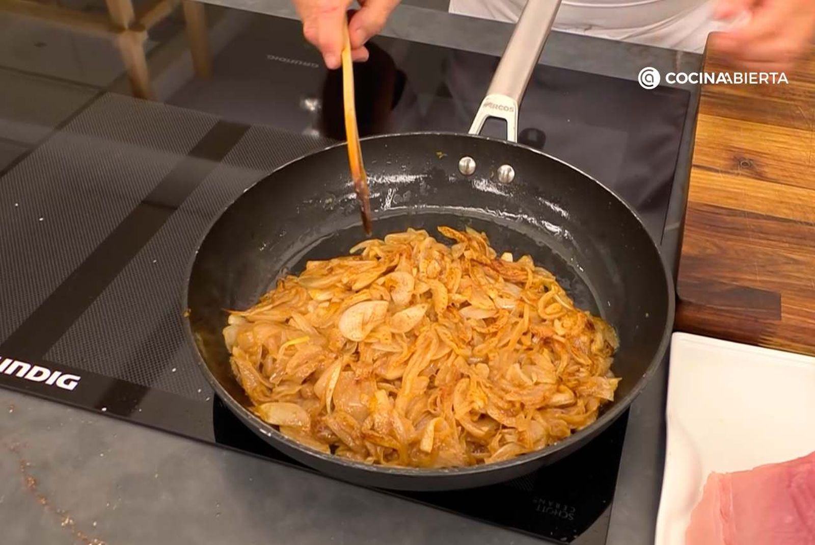 Receta fácil y casera para hacer cebolla caramelizada