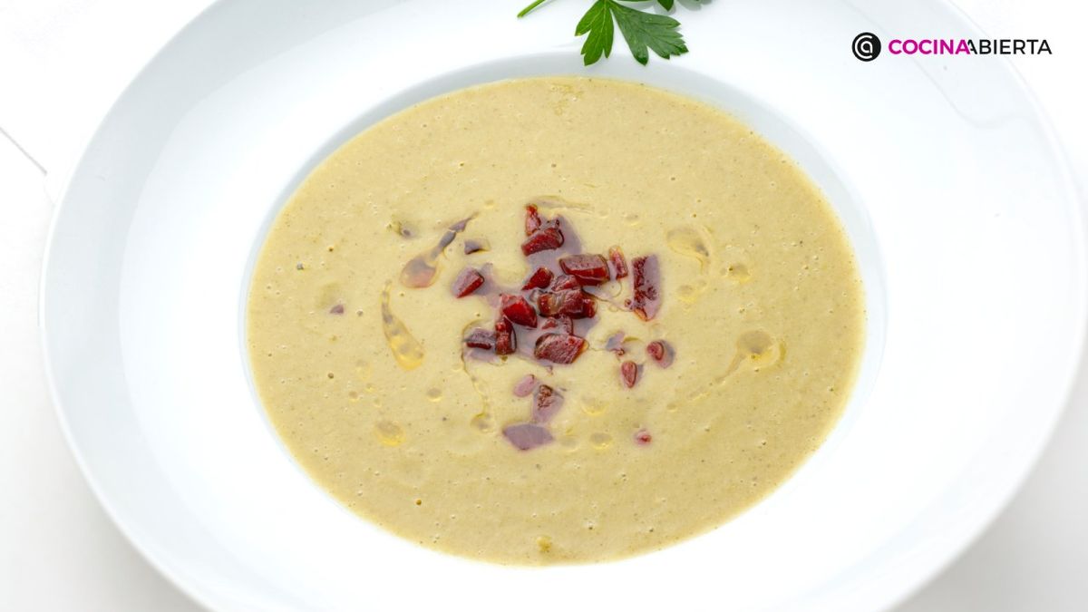 Crema de calabacín con pera y jamón, receta de Karlos Arguiñano