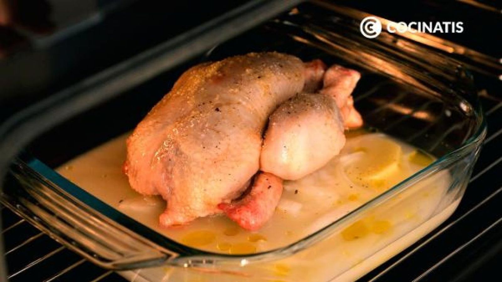 Receta de picantones al horno con patatas y cebolla paso 5 Receta de picantones al horno con patatas y cebolla paso 5