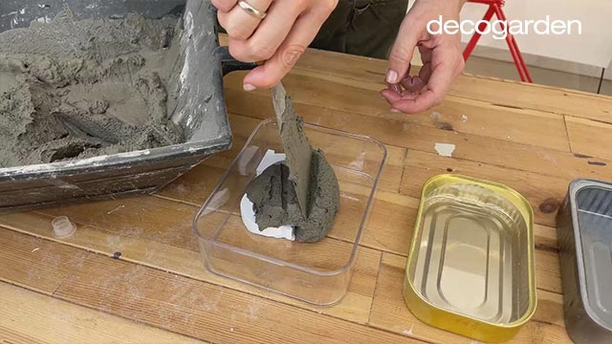 como hacer un sujetalibros de cemento paso 5