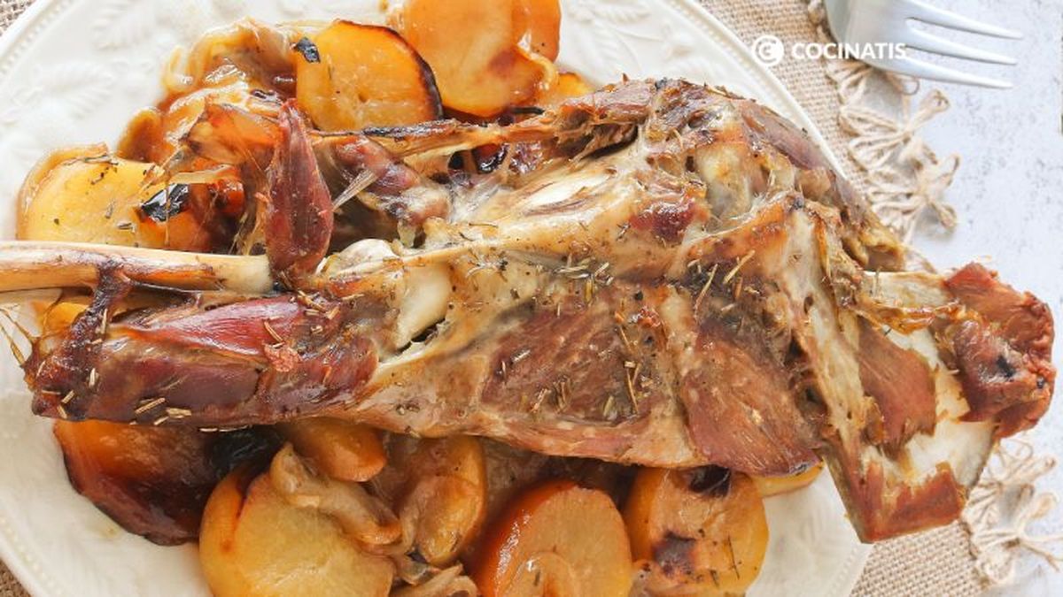 Receta tradicinal de paletilla de cordero al horno