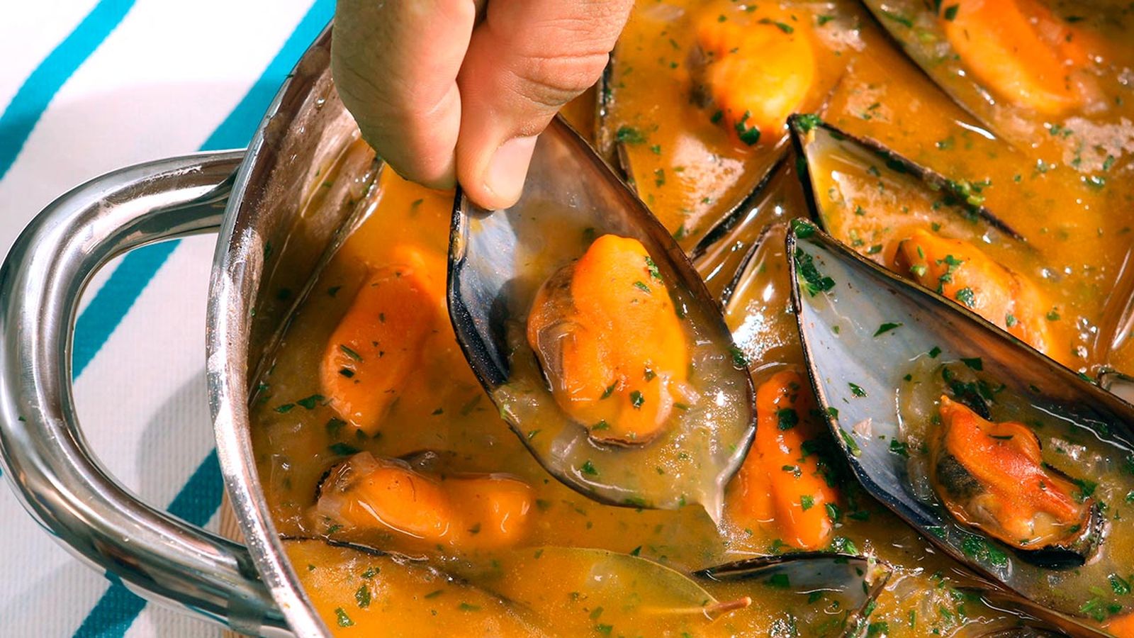 Recopilatorio de salsas fáciles para acompañar platos de pescado salsa marinera Recopilatorio de salsas fáciles para acompañar platos de pescado salsa marinera