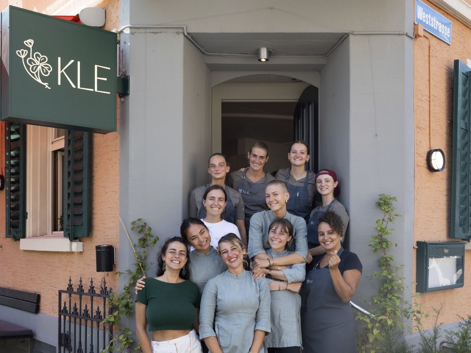 La única chef española que ha logrado una estrella Michelin con un restaurante vegano con equipo femenino
