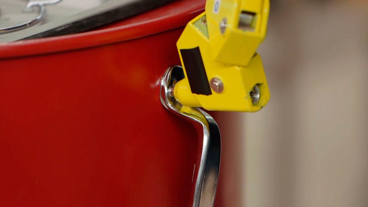 Cómo hacer una cocina en un bidón metálico paso 10