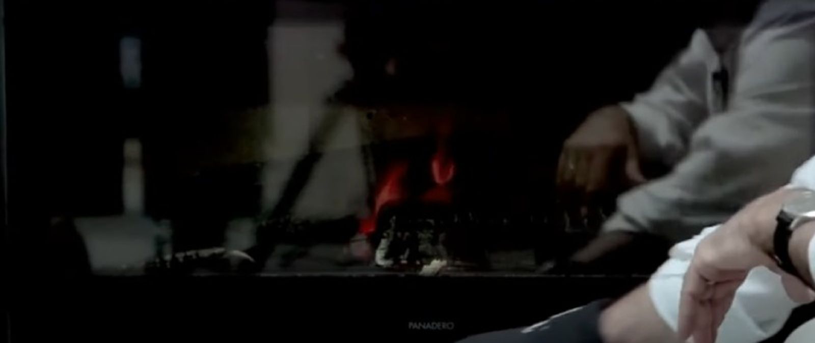 Evita que el humo de la estufa se dispense cerrando el tiro de la puerta Evita que el humo de la estufa se dispense cerrando el tiro de la puerta