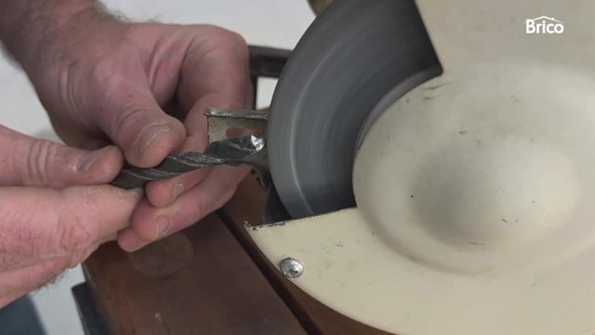 cómo afilar una broca de metal paso 6