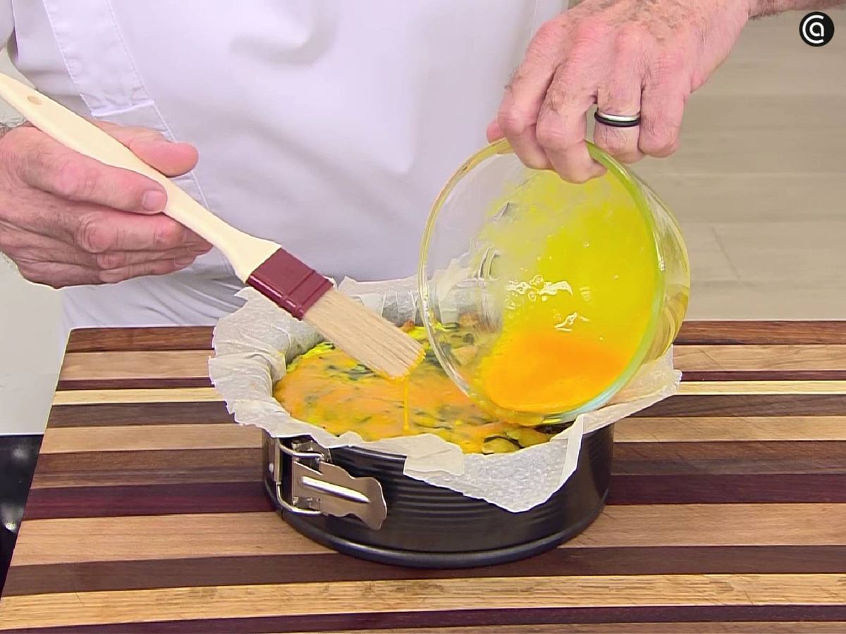 Decora con las yemas batidas