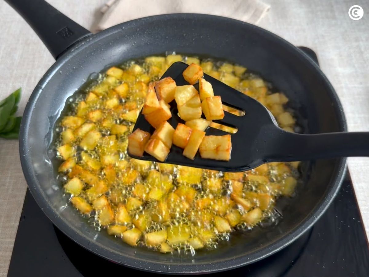 Patatas fritas para los huevos a la flamenca