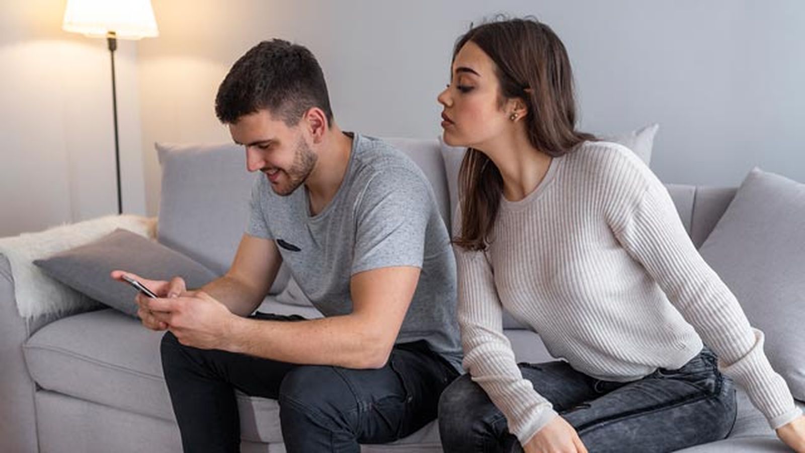 espiar movil de otra persona es delito puede llevarte a la carcel espiar movil de otra persona es delito puede llevarte a la carcel