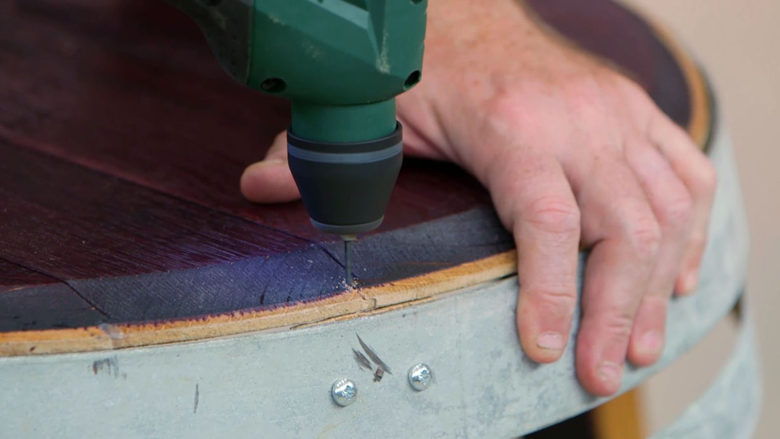 Cómo hacer una mesa con una barrica paso 7 Cómo hacer una mesa con una barrica paso 7