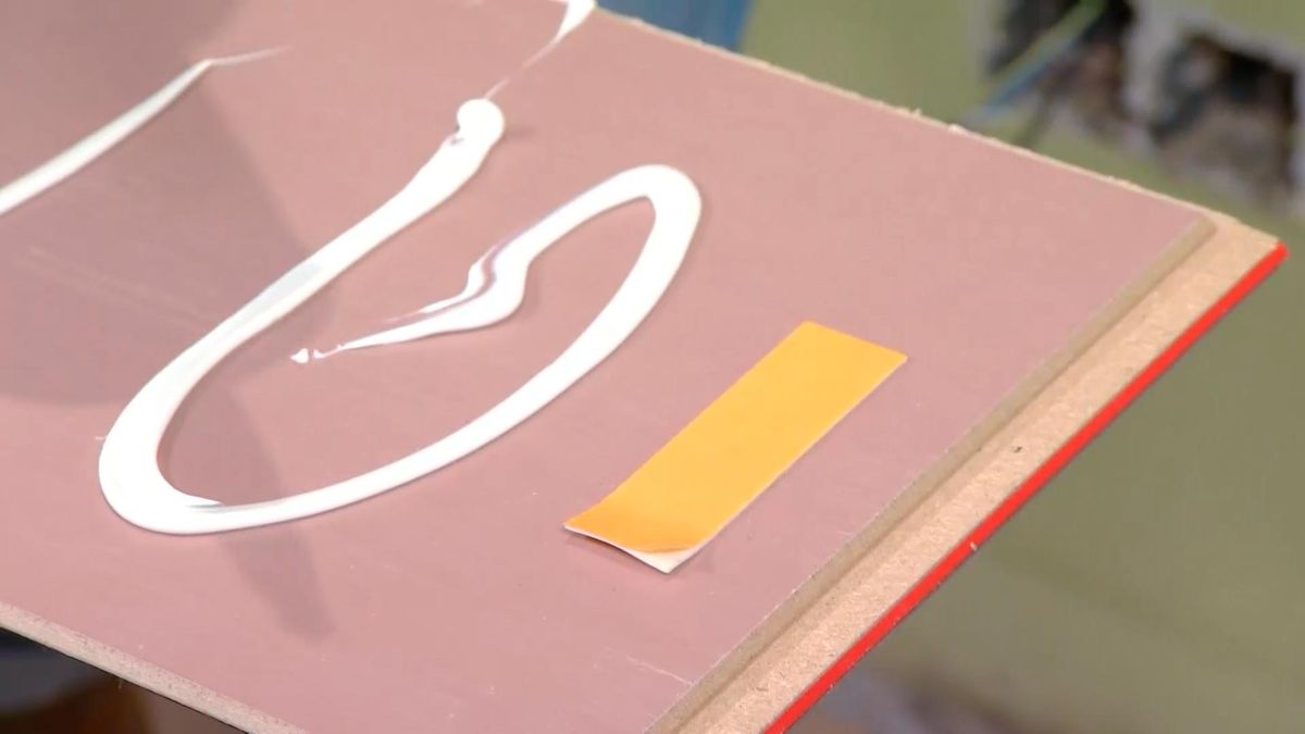 Revestir suelo y pared con lamas roble paso 8