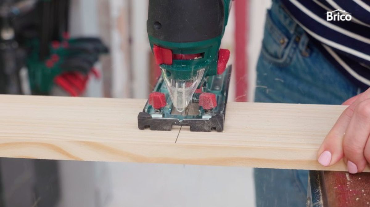 Cortar por las marcas realizadas los peldaños