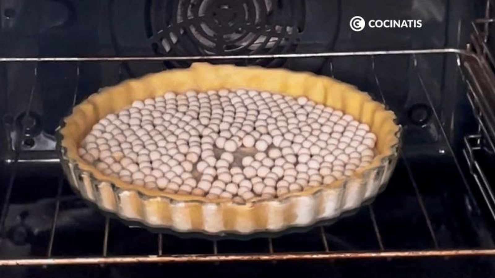 Horneamos la base de la quiche Horneamos la base de la quiche