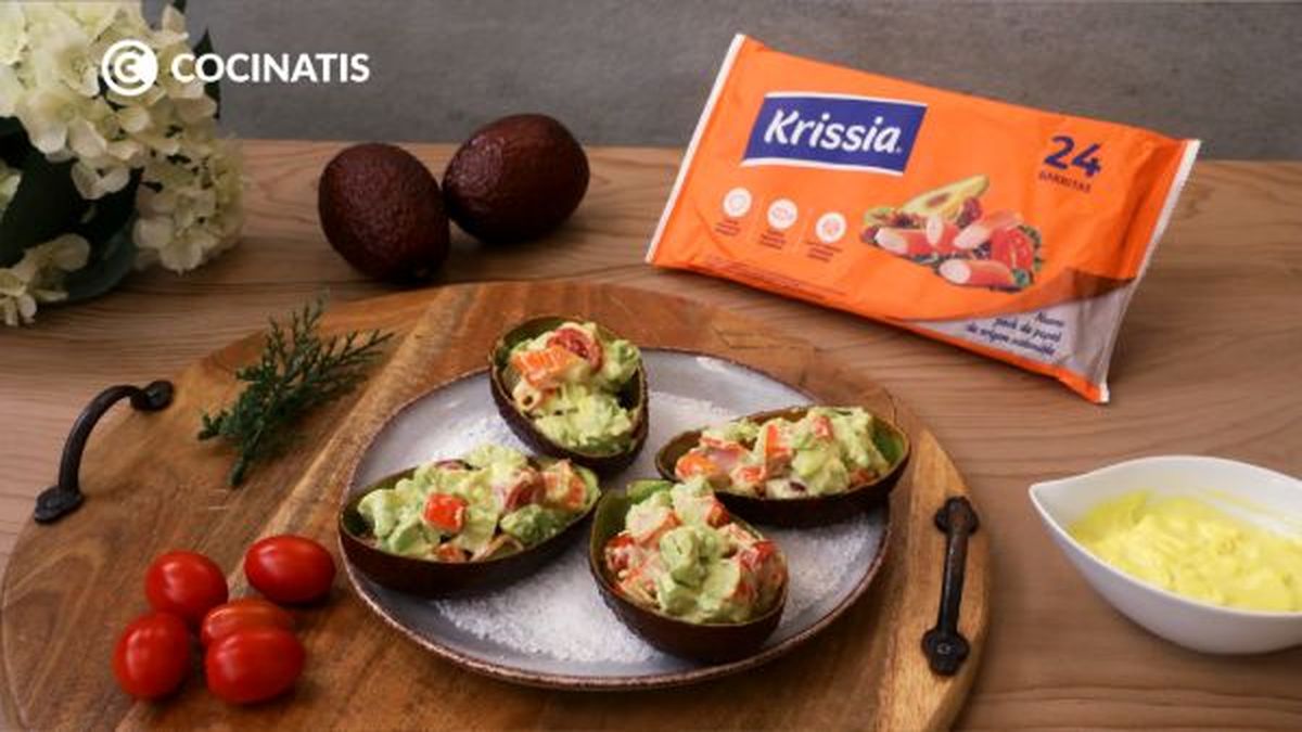 receta aguacate relleno de ensalada de surimi paso 5