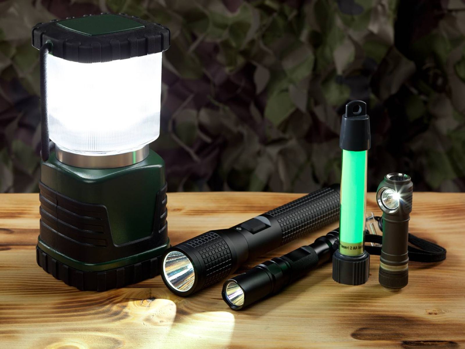 Contar con linternas LED, lámparas de emergencia y luces portátiles es esencial. Contar con linternas LED, lámparas de emergencia y luces portátiles es esencial.