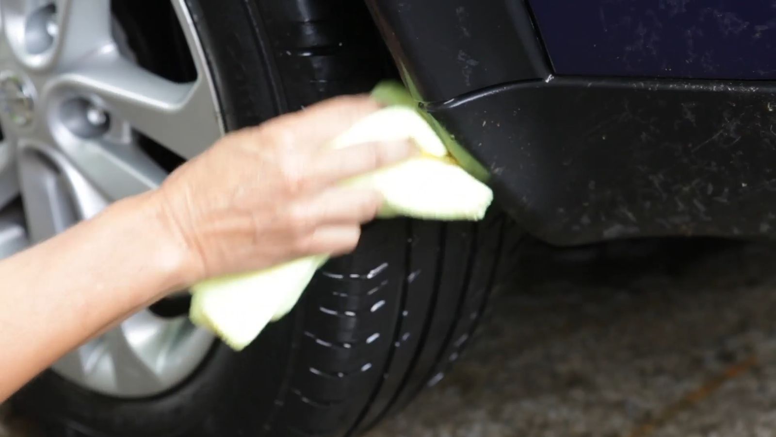 5 como limpiar llantas coche volgrass paso 4 5 como limpiar llantas coche volgrass paso 4