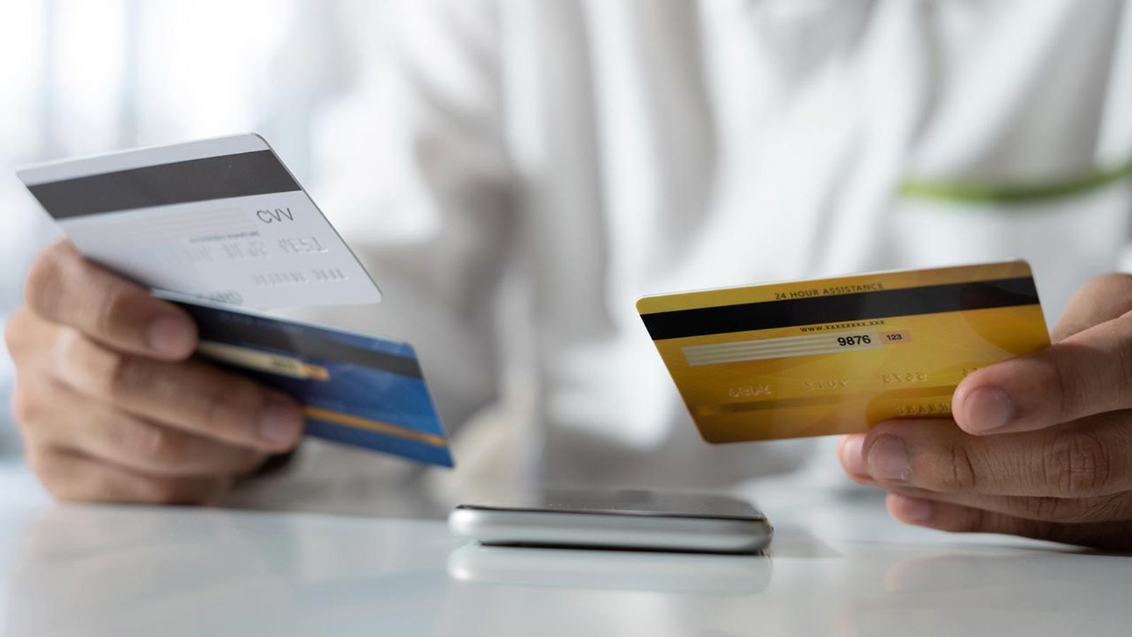 diferencia entre tarjeta de credito y tarjeta de debito banca economia