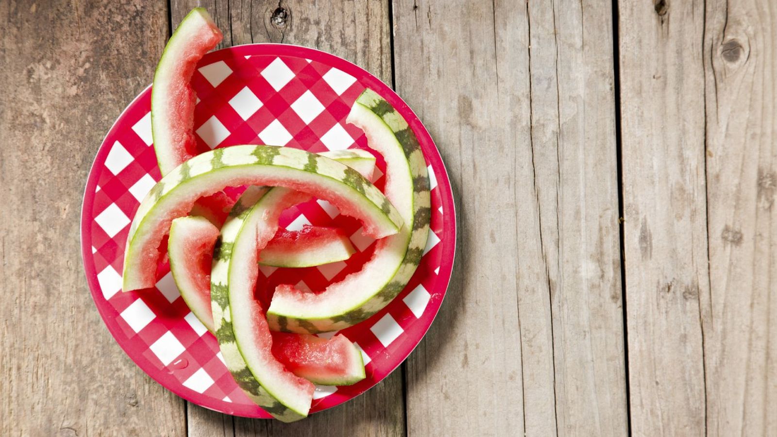 Apunta estas ideas para aprovechar toda la sandía