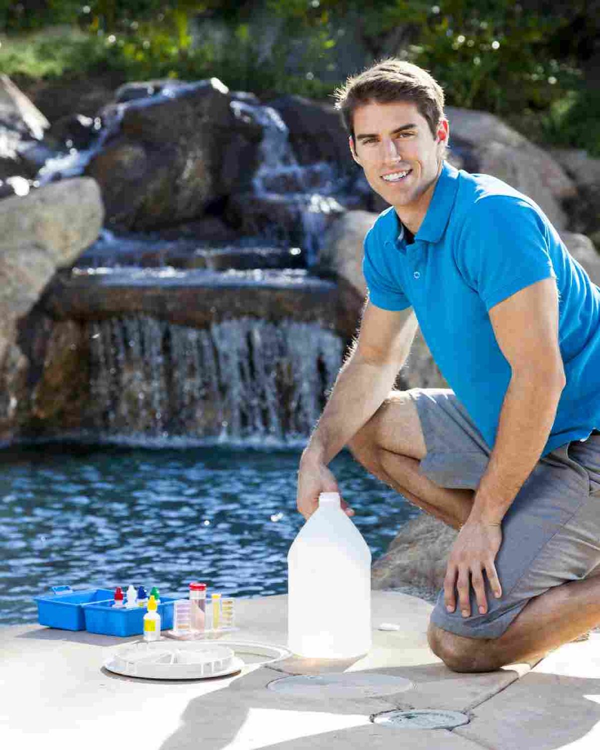 Se puede medir el pH de la piscina con un tester colorimétrico