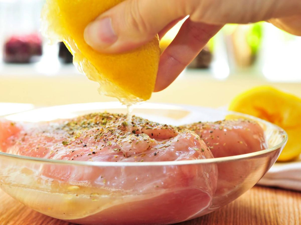 El marinado de ajo y limón es un clásico muy versátil
