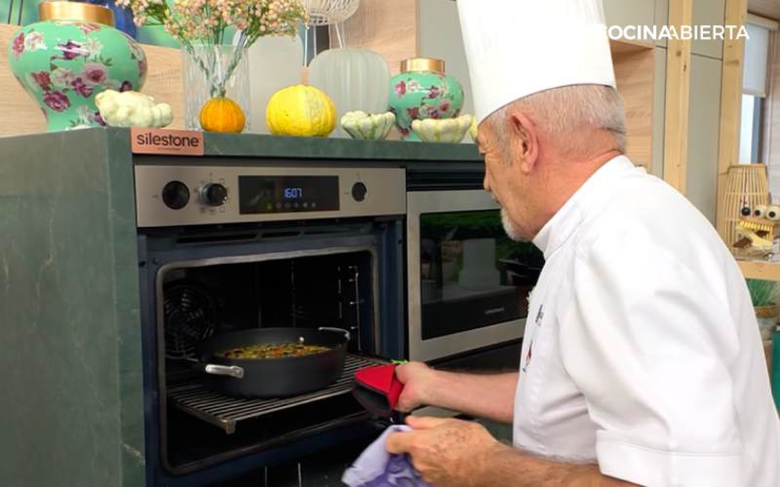 Hornea el arroz a 200 °C durante 13 minutos Hornea el arroz a 200 °C durante 13 minutos