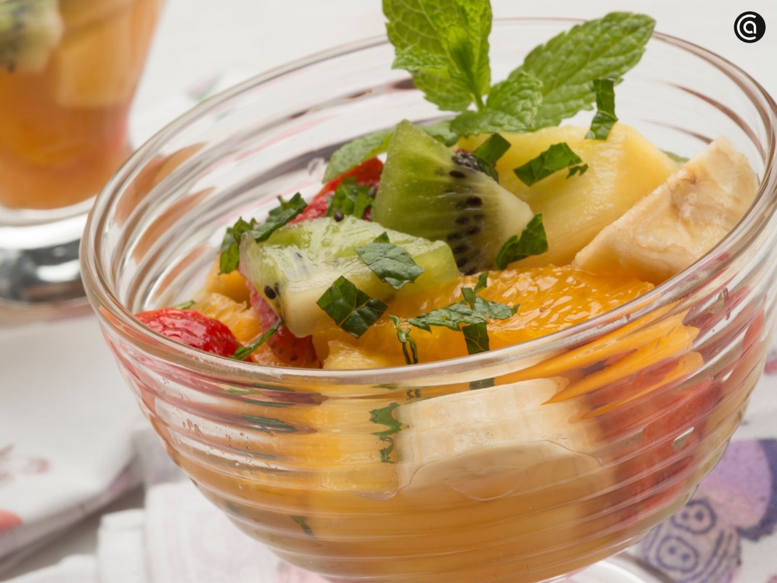 Macedonia de frutas de Eva Arguiñano con piña, fresas y kiwi