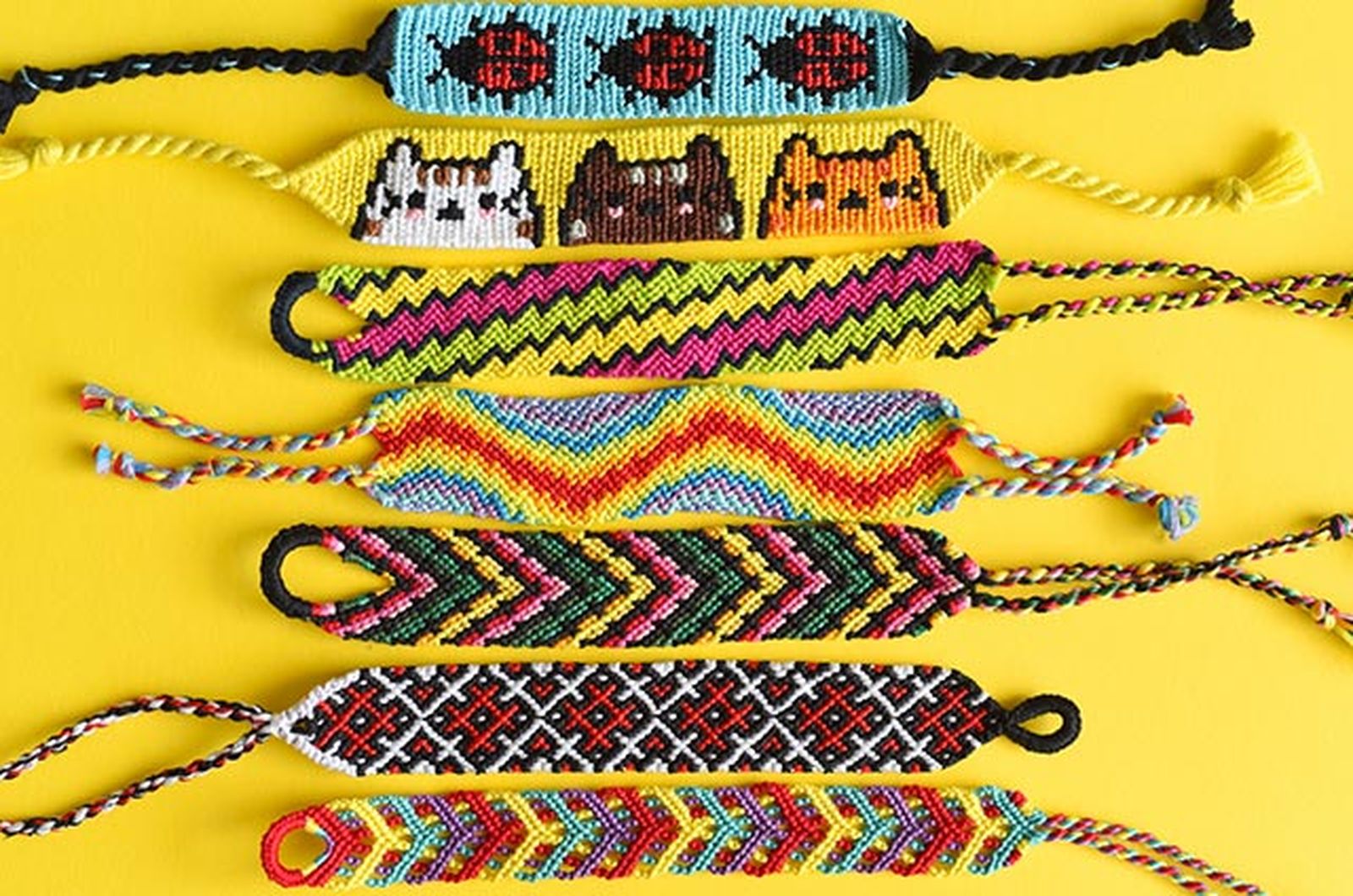 Pulseras de hilo de animales y estilos étnicos. Pulseras de hilo de animales y estilos étnicos.