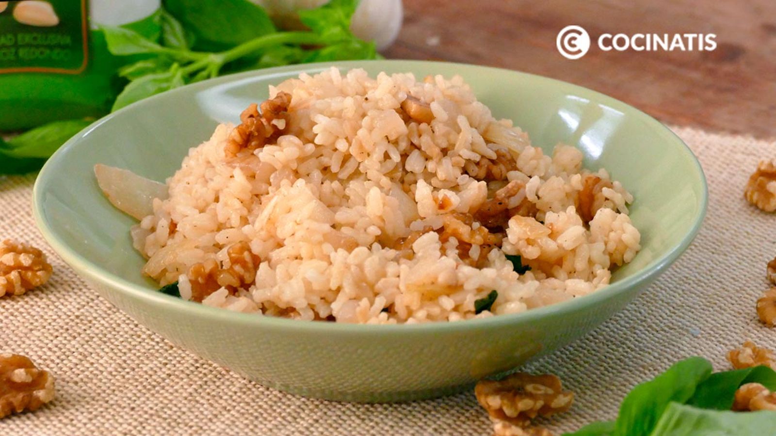 Arroz pilaf con albahaca y nueces
