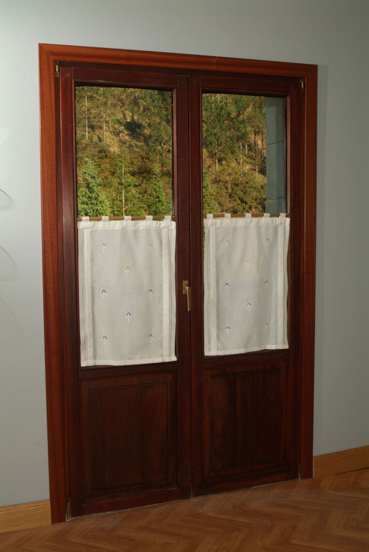 Colocación de visillos en ventana paso 4