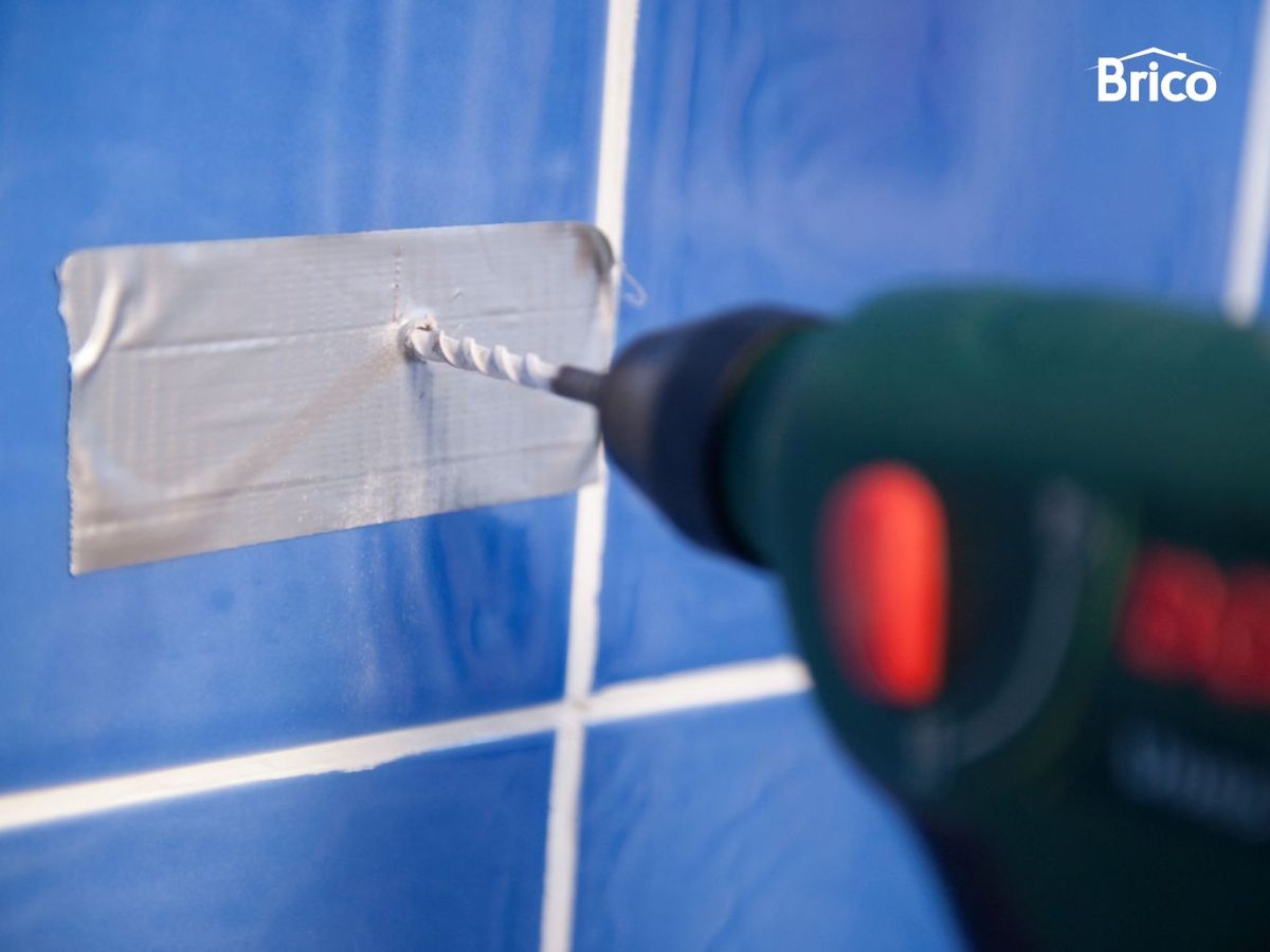 Utilizar cinta de carrocero para que no resbale la broca