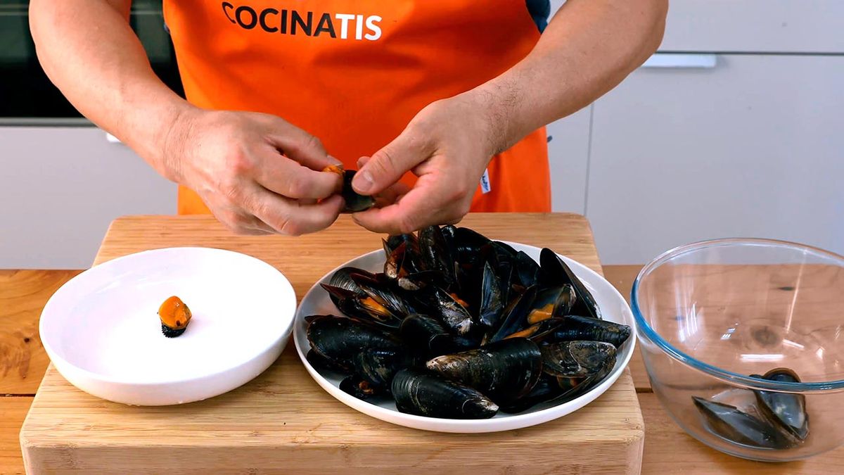 Receta de tigres o mejillones rellenos con bechamel  paso 1