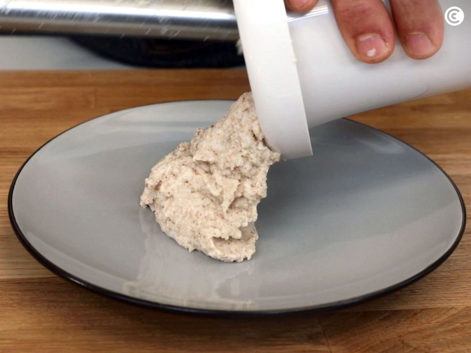 Pasta de almendra y avena para el paté de aguacate