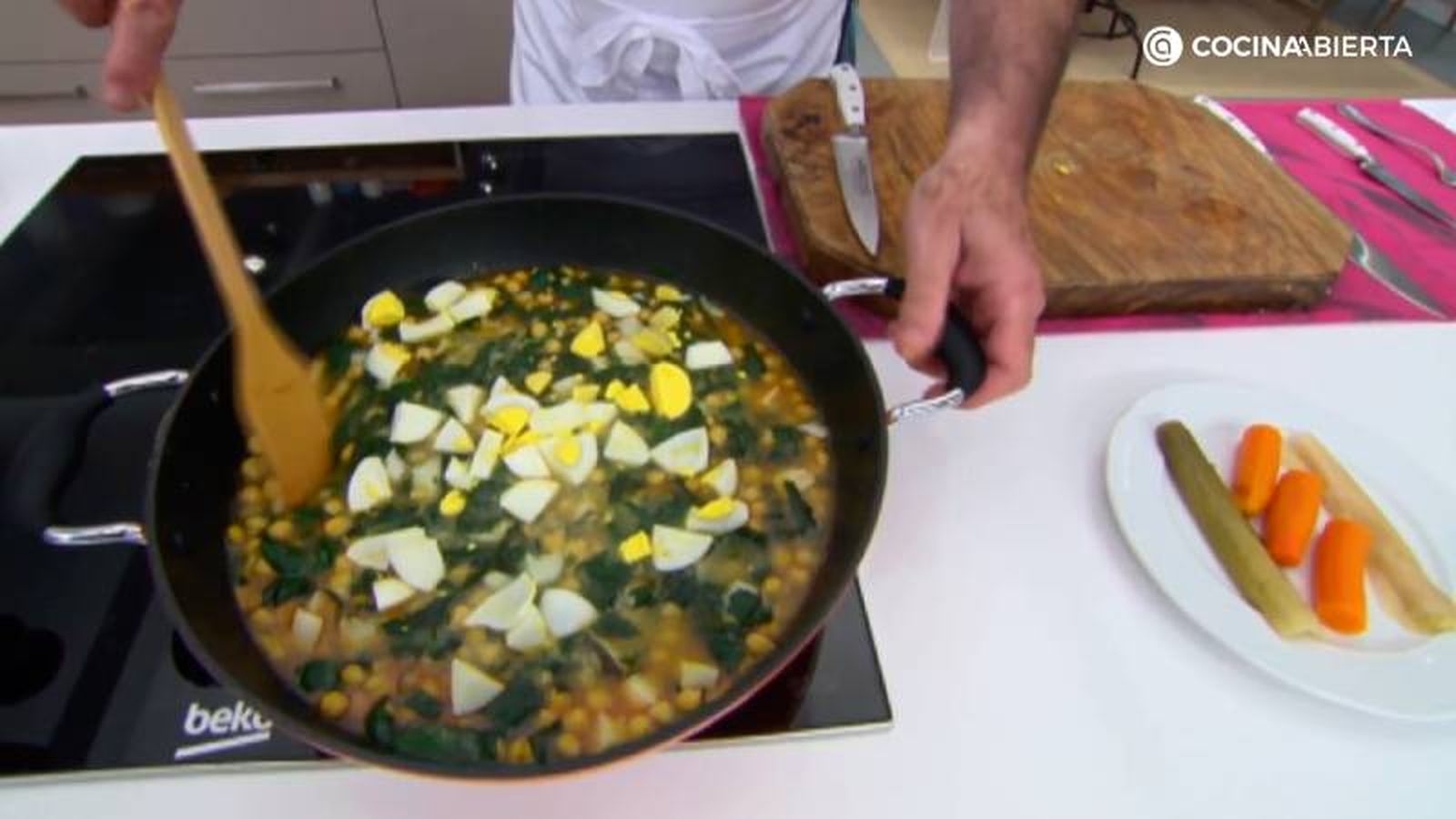 Cocinar garbanzos con bacalao, espinacas y huevo duro Cocinar garbanzos con bacalao, espinacas y huevo duro