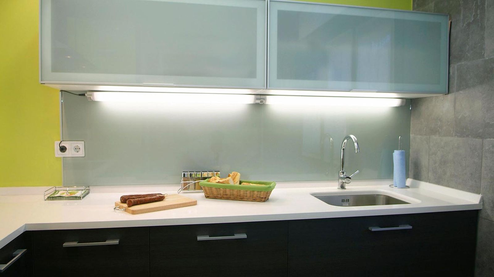 brico 0489 iluminacion encimera cocina xl