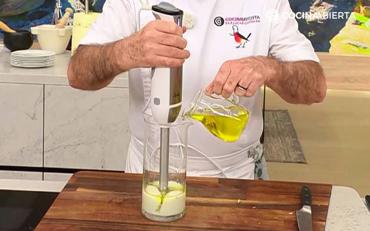 Elaboración de los huevos rellenos de atún- Hacer lactonesa