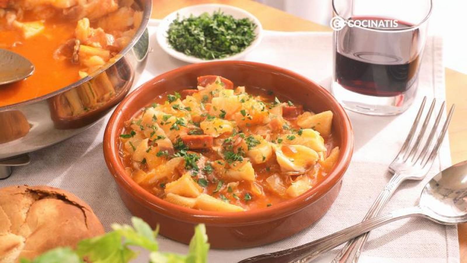 Sirve tus callos a la madrileña Sirve tus callos a la madrileña
