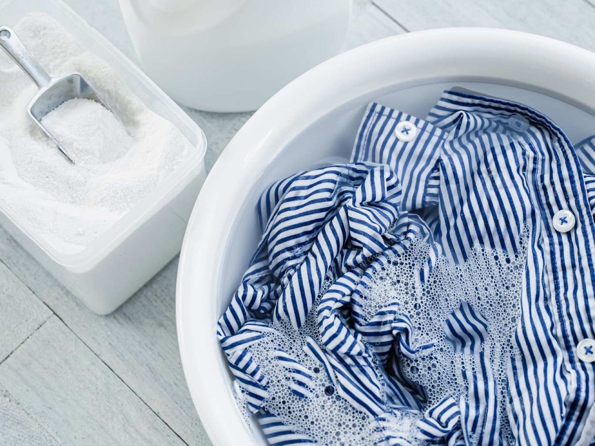 El bicarbonato elimina olores y limpia la ropa