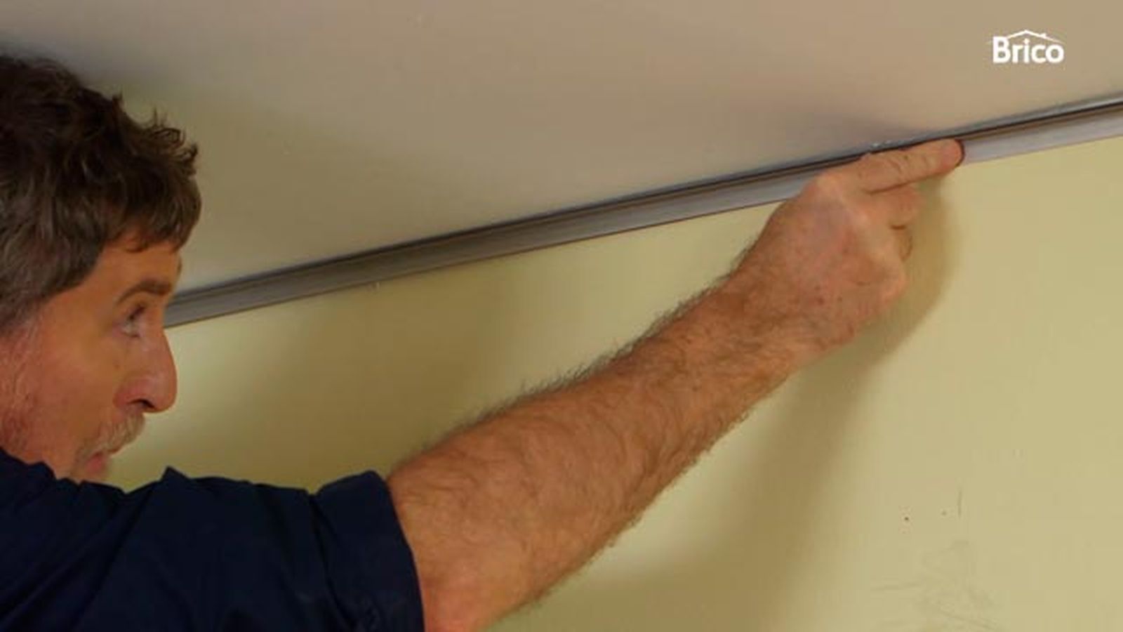 Cómo colocar revestimiento de pared de PVC paso 3 Cómo colocar revestimiento de pared de PVC paso 3