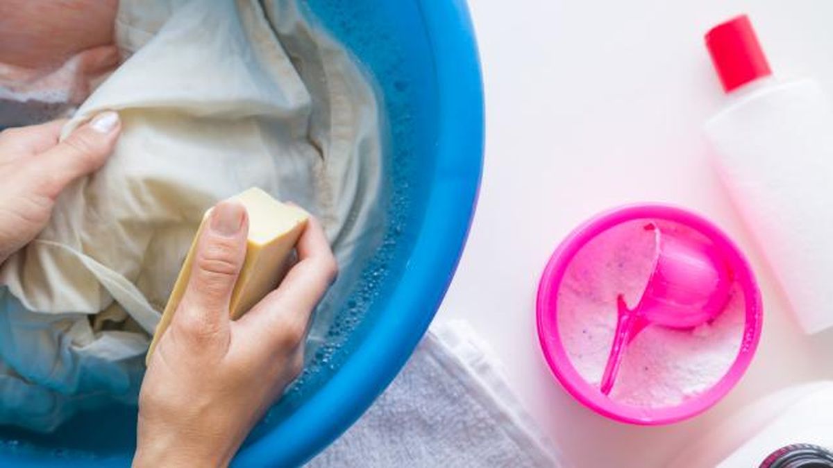 solucion manchas ropa recien lavada lavadora