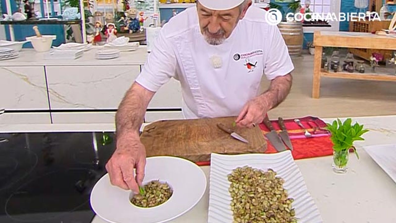 habitas salteadas con menta receta karlos arguinano karl7520321 paso5 habitas salteadas con menta receta karlos arguinano karl7520321 paso5