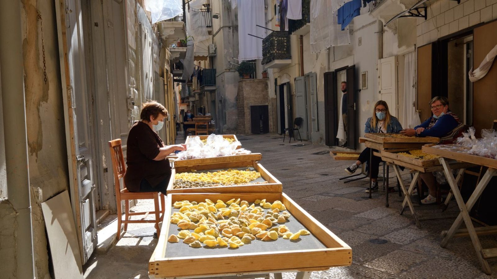 Descubre la calle de Italia donde las nonnas hacen pasta fresca