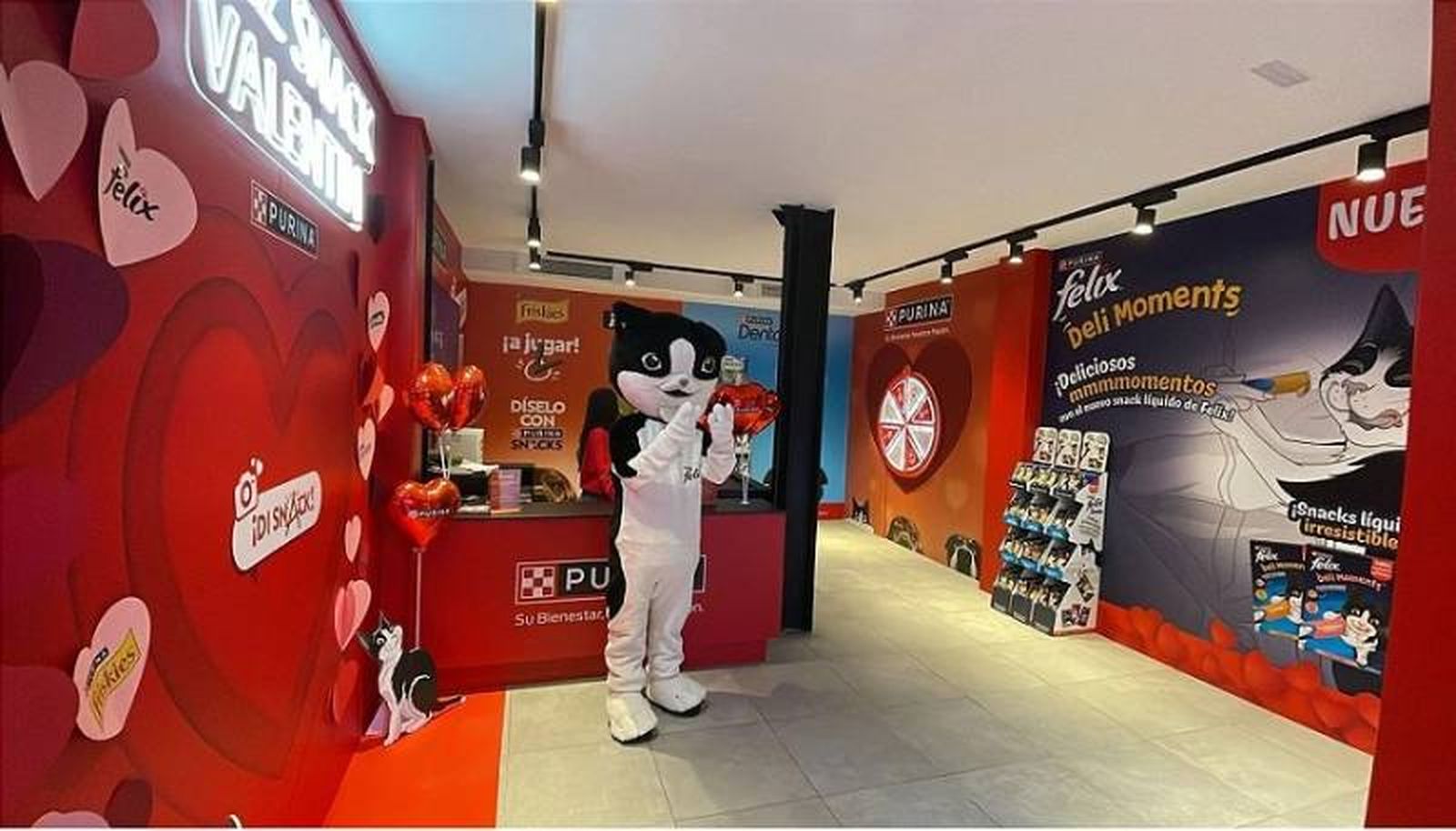 interior del Pop-up en Madrid (Plaza Callao). interior del Pop-up en Madrid (Plaza Callao).