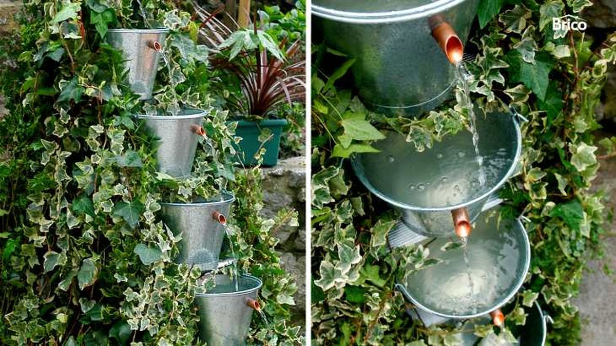 Una fuente escalonada con enredadera