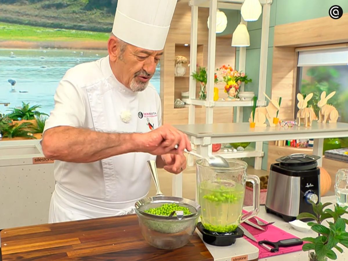 Cuece los guisantes y tritura una parte incorporando su propio caldo