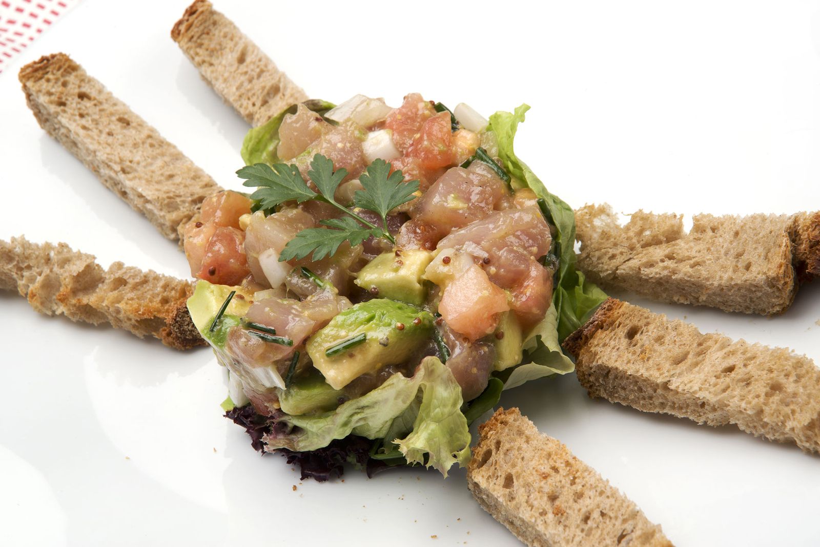 5812 1 Tartar de bonito y aguacate (1196) xl 5812 1 Tartar de bonito y aguacate (1196) xl