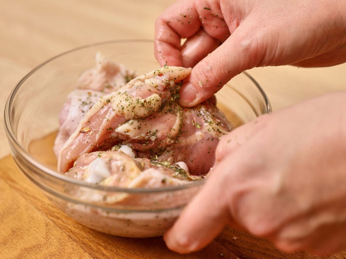 Adobos y pastas funcionan mejor en guisos, marinadas o estofados