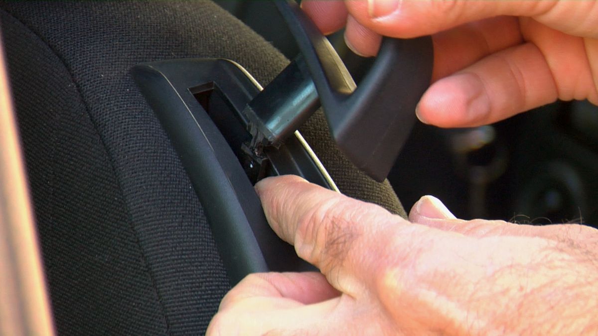 Reparar tirador de coche paso 3